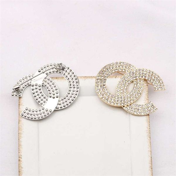 2023 designer new fashion brooch inlaid with diamond fashion elegant personality versatile temperament pin small fragrance sweater accessori, Silver
2023 designer new fashion brooch inlaid with diamond fashion elegant personality versatile temperament pin small fragrance sweater accessori, Silver