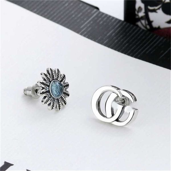 2023 designer new fashion jewelry double ancient inlaid with blue z stone flower asymmetric earrings women's chrysanthemum daisy, Golden
2023 designer new fashion jewelry double ancient inlaid with blue z stone flower asymmetric earrings women's chrysanthemum daisy, Golden