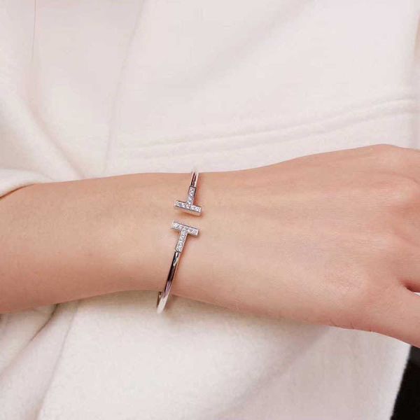 factory designer bangle benchmarking925 sterling silver double t open bracelet t-shaped diamond set t-family rose gold jewelry popular versa, Black
factory designer bangle benchmarking925 sterling silver double t open bracelet t-shaped diamond set t-family rose gold jewelry popular versa, Black