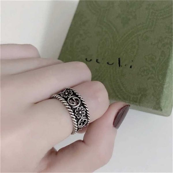 2023 designer new fashion jewelry gujia double hollow carved pair made of old daisy flower couple ring, Silver
2023 designer new fashion jewelry gujia double hollow carved pair made of old daisy flower couple ring, Silver