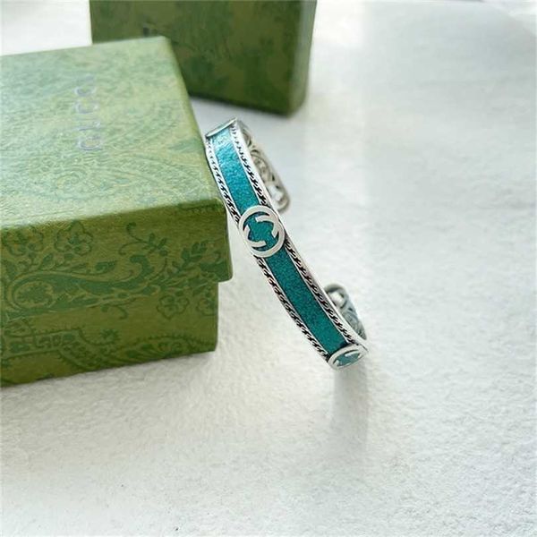 2023 designer new jewelry silver green enamel bracelet with woven piping and interlocking double used hand jewelry fashion couple, Black
2023 designer new jewelry silver green enamel bracelet with woven piping and interlocking double used hand jewelry fashion couple, Black
