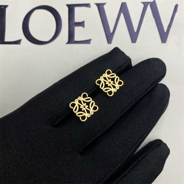 2023 designer new luojia 2021 new golden texture simple personality versatile s925 silver needle lo earrings female
2023 designer new luojia 2021 new golden texture simple personality versatile s925 silver needle lo earrings female