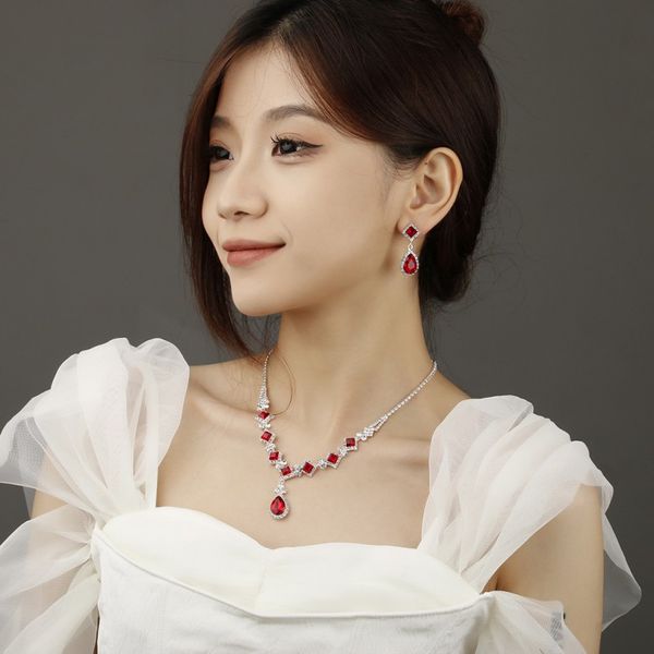 20 sets/lot water drop style necklace pendant earring suit inlaid crystal earring use tide elements twinkle bridal neklace factory price non, Silver
20 sets/lot water drop style necklace pendant earring suit inlaid crystal earring use tide elements twinkle bridal neklace factory price non, Silver