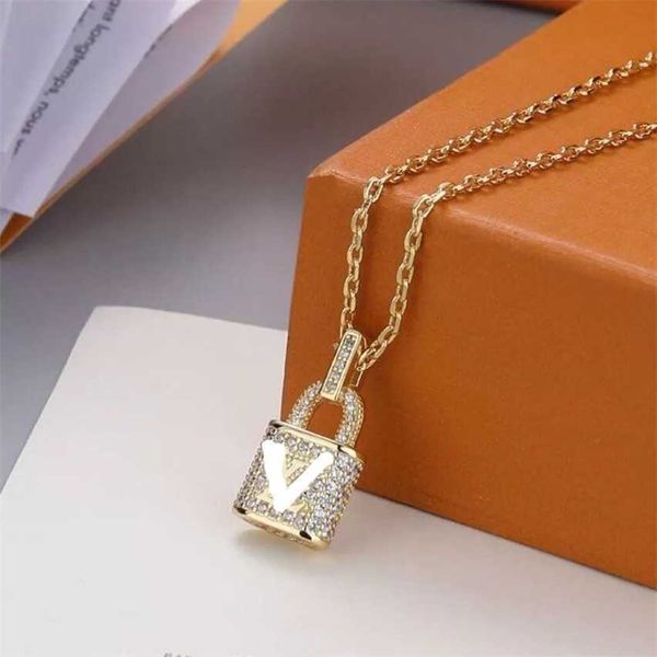 2023 designer new donkey family full diamond small temperament network red lock love necklace gifts to girlfriend's lover, Black
2023 designer new donkey family full diamond small temperament network red lock love necklace gifts to girlfriend's lover, Black