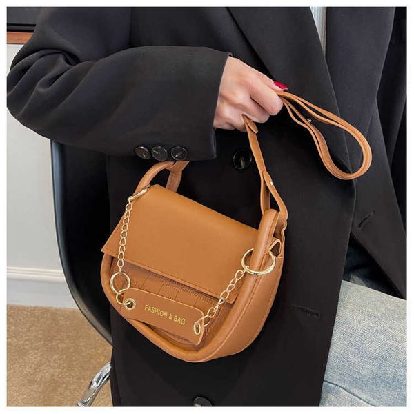 nxy design shoulder bags for women new fashion messenger bags retro chain saddle handbags pu leather solid color casual bags 230308
nxy design shoulder bags for women new fashion messenger bags retro chain saddle handbags pu leather solid color casual bags 230308