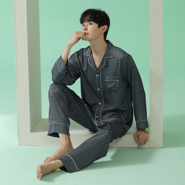 men's sleepwear summer ice silk long sleeve trousers pajamas sets men fashion plaid male casual sleepwear men pyjamas 5e3001 230320, Black;brown
men's sleepwear summer ice silk long sleeve trousers pajamas sets men fashion plaid male casual sleepwear men pyjamas 5e3001 230320, Black;brown