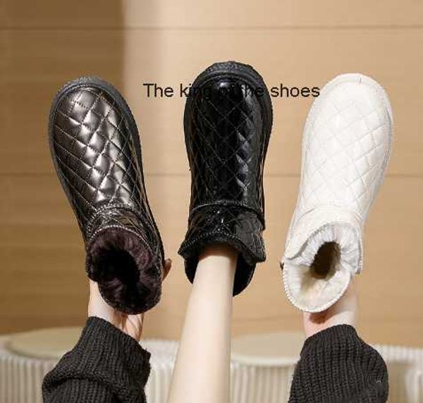 designer new waterproof snow boots women's fur integrated plush cotton shoes small fragrant 23, Black
designer new waterproof snow boots women's fur integrated plush cotton shoes small fragrant 23, Black