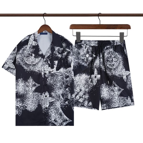 2023 mans tracksuits luxury designer shirts mens fashion geometric print bowling shirt hawaii floral casual shirts men slim fit short sleeve, White;black
2023 mans tracksuits luxury designer shirts mens fashion geometric print bowling shirt hawaii floral casual shirts men slim fit short sleeve, White;black