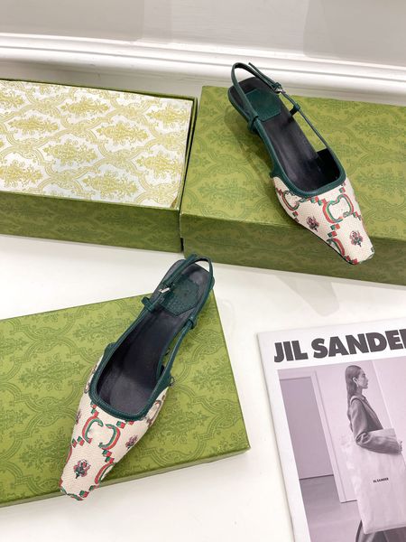 2023 designer sandals pointed toes rhinestone patent leather slip-on flat women's shoes 35-39, Black
2023 designer sandals pointed toes rhinestone patent leather slip-on flat women's shoes 35-39, Black