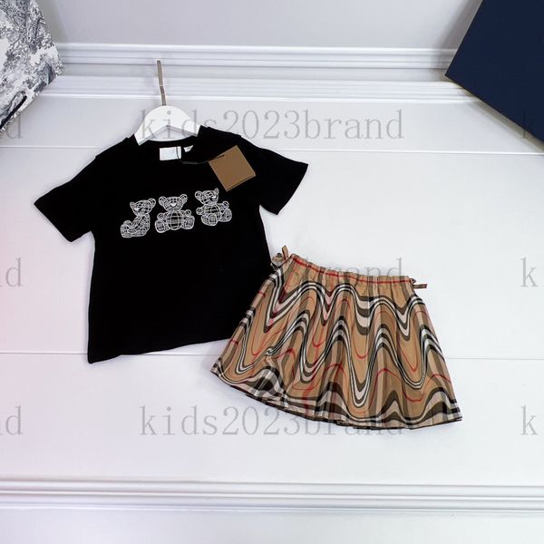 high end girls skirts sets brand designer t shirts with pleated skirts two pieces sets 2023 summer girls sports tracksuits cotton t-shirt fa, White
high end girls skirts sets brand designer t shirts with pleated skirts two pieces sets 2023 summer girls sports tracksuits cotton t-shirt fa, White