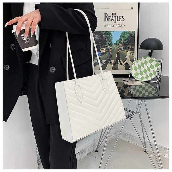 casual female shoulder bags new fashion simple square handbags stripe large capacity tote bags vintage luxurry bags 230308
casual female shoulder bags new fashion simple square handbags stripe large capacity tote bags vintage luxurry bags 230308