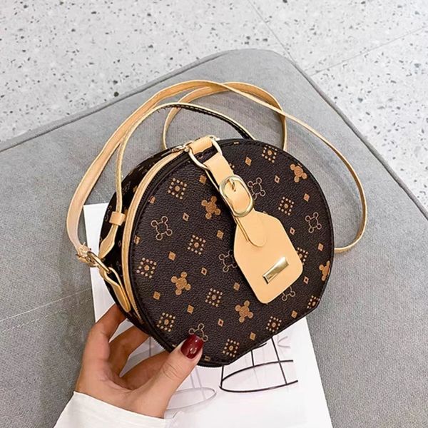 fashion flower round crossbody bag for women new designer mini classic shoulder bags metal sheets decorate handbag
fashion flower round crossbody bag for women new designer mini classic shoulder bags metal sheets decorate handbag
