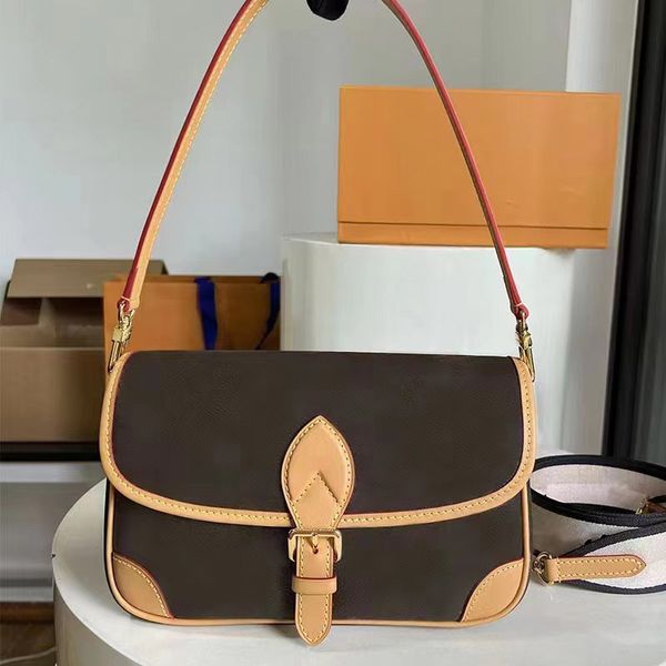 bag ladies shoulder luxury designer brand classic vintage m45985 underarm diane diagonal multipurpose large capacity bag one shoulder crossb
bag ladies shoulder luxury designer brand classic vintage m45985 underarm diane diagonal multipurpose large capacity bag one shoulder crossb