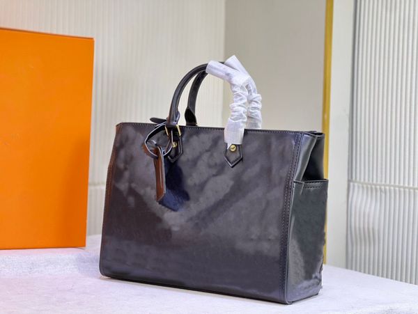 luxurys womens designers bags handbag ladies' brand-name bag cool and practical large-capacity embossed zipper ladies' high-qualit
luxurys womens designers bags handbag ladies' brand-name bag cool and practical large-capacity embossed zipper ladies' high-qualit