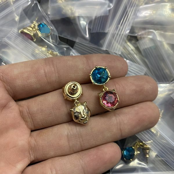 street fashion women studs earrings luxury designer jewelry pearl lion earring ladies ear studs retro designers d2111036f ge-0131, Golden;silver
street fashion women studs earrings luxury designer jewelry pearl lion earring ladies ear studs retro designers d2111036f ge-0131, Golden;silver