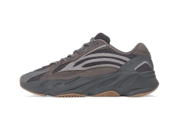 2023 reflective 700 v2 men women running shoes 3m static inertia wave tephra solid grey utility black designer sport sneakers runner walking
2023 reflective 700 v2 men women running shoes 3m static inertia wave tephra solid grey utility black designer sport sneakers runner walking