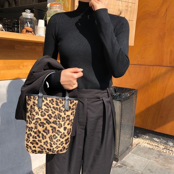 evening bags vintage leopard pattern women shoulder fashion faux fur ladies small purse handbags female daily mini tote handle bag 230320
evening bags vintage leopard pattern women shoulder fashion faux fur ladies small purse handbags female daily mini tote handle bag 230320