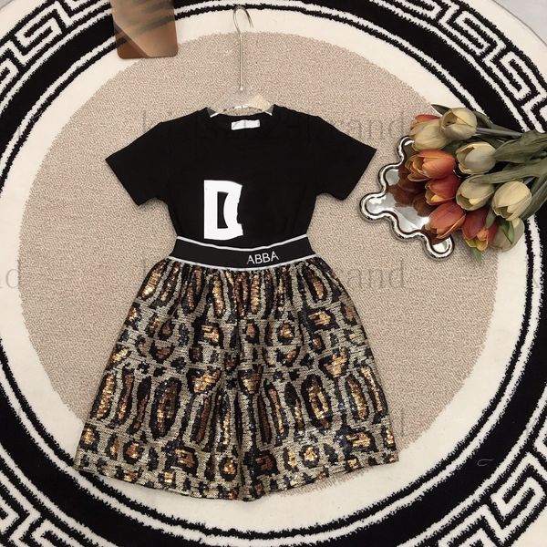 2023ss high end girls black skirts sets brand designer t shirts with pleated skirts two pieces sets summer girls embroidery tracksuits t-shi, White
2023ss high end girls black skirts sets brand designer t shirts with pleated skirts two pieces sets summer girls embroidery tracksuits t-shi, White