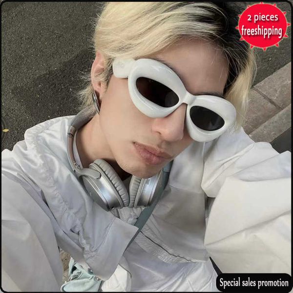 brand design sunglasses l luoyijia lip plate individuality network red ins same lw40097 uv400 high quality, White;black
brand design sunglasses l luoyijia lip plate individuality network red ins same lw40097 uv400 high quality, White;black