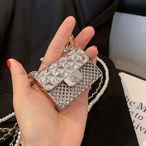 evening bags super mini metal crossbody for women fashion luxury trendy beading female chain shoulder handbags designer 230320
evening bags super mini metal crossbody for women fashion luxury trendy beading female chain shoulder handbags designer 230320