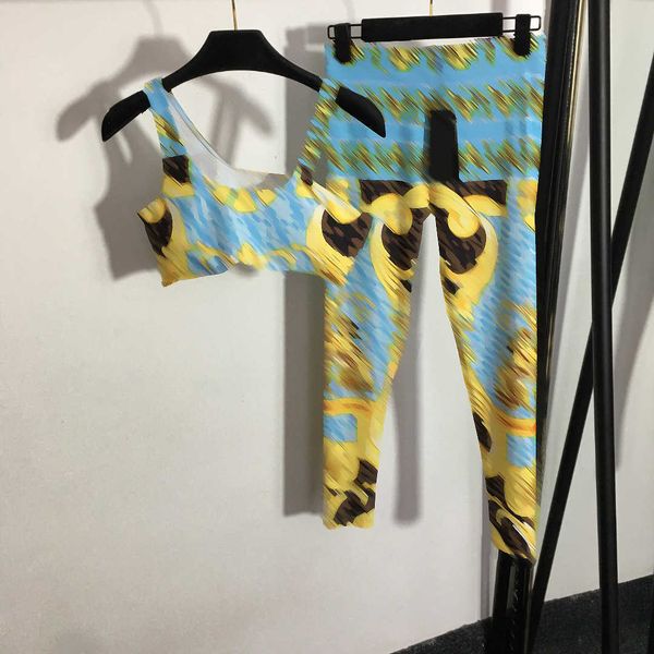 23ss designer brand women sports suit joint name yoga clothes double f letter retro print halter vest stretch tight leggings womens clothing, Gray
23ss designer brand women sports suit joint name yoga clothes double f letter retro print halter vest stretch tight leggings womens clothing, Gray