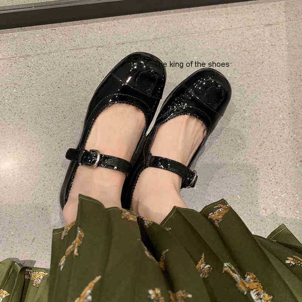 full leather grandma steamed stuffed bun shoes 2022 early autumn new low heel flat color small fragrant style one-sided belt single, Black
full leather grandma steamed stuffed bun shoes 2022 early autumn new low heel flat color small fragrant style one-sided belt single, Black