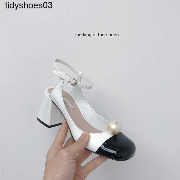 women designers rois patent leather mary jane pumps mid jeweled heel with small fragrant high-heeled shoes size 34-40, Black
women designers rois patent leather mary jane pumps mid jeweled heel with small fragrant high-heeled shoes size 34-40, Black