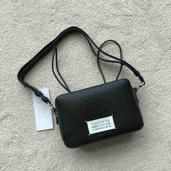 margiela style niche margiela design mm6 head-layer cowhide square panel harness mouth messenger shoulder bag handbag
margiela style niche margiela design mm6 head-layer cowhide square panel harness mouth messenger shoulder bag handbag