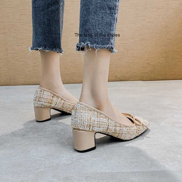 one foot thick heel shoes women's middle heel low heel small fragrant wind shallow mouth high heel shoes fairy style versatile temperam, Black
one foot thick heel shoes women's middle heel low heel small fragrant wind shallow mouth high heel shoes fairy style versatile temperam, Black
