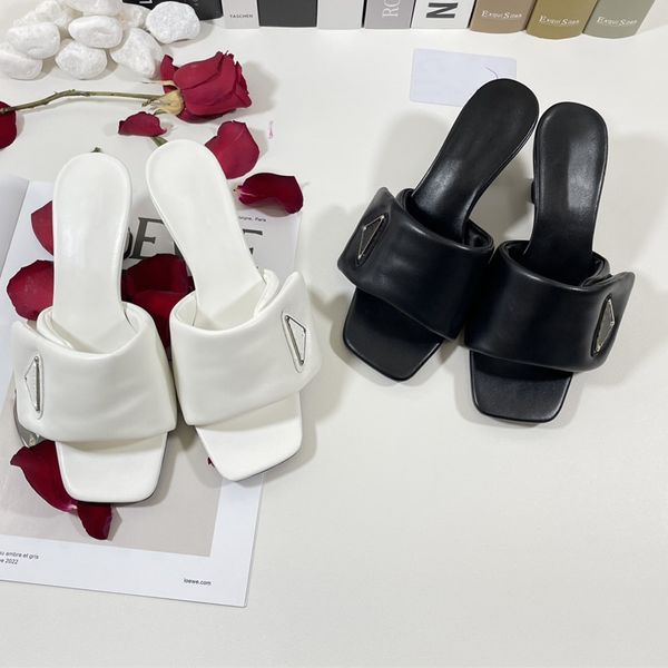 luxury designers women slippers inverted triangle patent leather high heels slipper p logos hook & loop heel sandals black white flip flops
luxury designers women slippers inverted triangle patent leather high heels slipper p logos hook & loop heel sandals black white flip flops