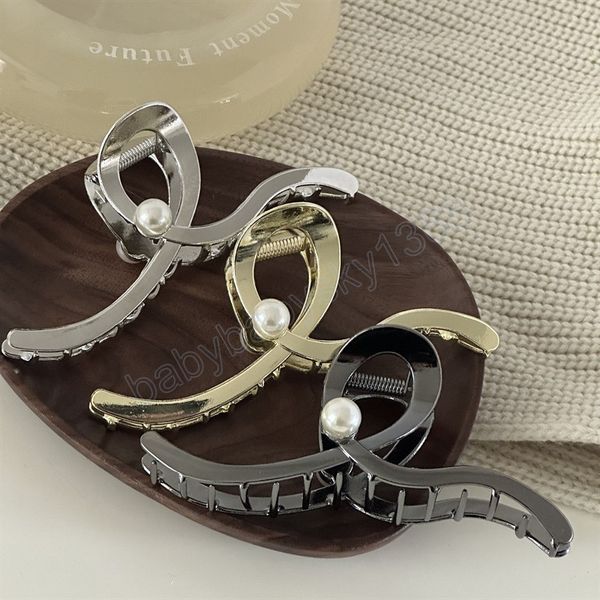 woman large metal pearl wave design hair claw ladies barrettes hairgrip girls fashion washing face hair clips hairpins, Slivery;white
woman large metal pearl wave design hair claw ladies barrettes hairgrip girls fashion washing face hair clips hairpins, Slivery;white