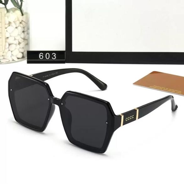 1pcs fashion round sunglasses eyewear sun glasses designer brand black metal frame dark 50mm glass lenses for mens womens better brown cases, White;black
1pcs fashion round sunglasses eyewear sun glasses designer brand black metal frame dark 50mm glass lenses for mens womens better brown cases, White;black
