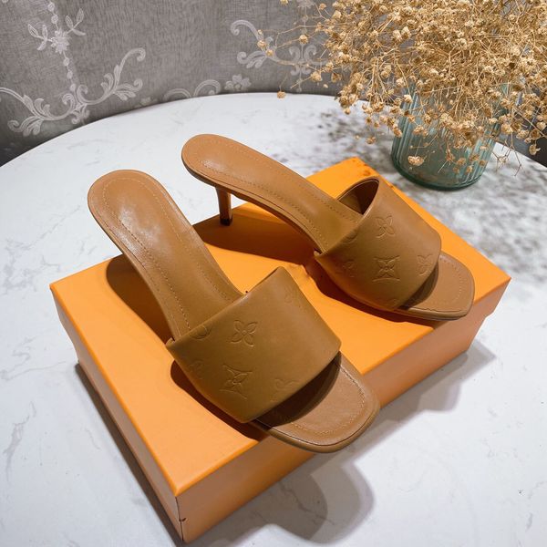 2023 leather black kitten heel sandals women white low heel shoes fashion designer kitten heels summer soft slippers beach chunky heels 35-4
2023 leather black kitten heel sandals women white low heel shoes fashion designer kitten heels summer soft slippers beach chunky heels 35-4
