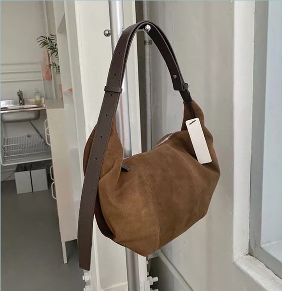 evening bags vintage brown black suede shoulder moon female eco large crossbody women soft plush dumpling korean designer handbag 230320
evening bags vintage brown black suede shoulder moon female eco large crossbody women soft plush dumpling korean designer handbag 230320