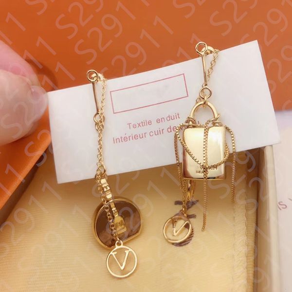 fashion style women designer studs stainless steel v letter bag pendant gold plated earrings engagement jewelry lady party gifts with box, Golden;silver
fashion style women designer studs stainless steel v letter bag pendant gold plated earrings engagement jewelry lady party gifts with box, Golden;silver