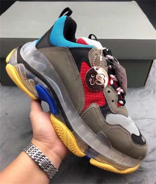 2023 fashion designer mens womens shoes white sport air cushion shoes red sneakers light sneakers, Black
2023 fashion designer mens womens shoes white sport air cushion shoes red sneakers light sneakers, Black
