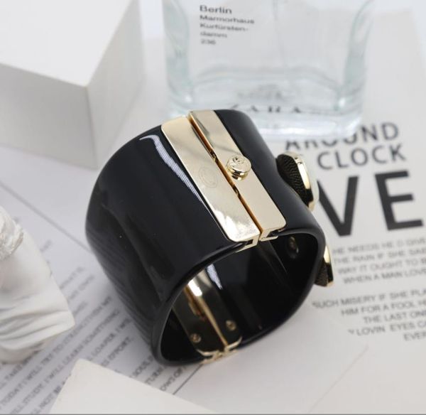tennis luxury designer black acrylic petals exaggerate large european and american electroplated gold plated new bayonet bracelet, Golden;silver
tennis luxury designer black acrylic petals exaggerate large european and american electroplated gold plated new bayonet bracelet, Golden;silver