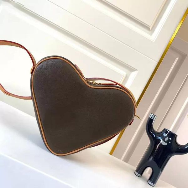 10a wallets hh boite chapeau souple womens designer mini bags red heart shape bag coin purse luxurious shoulder cross body small handbag pou
10a wallets hh boite chapeau souple womens designer mini bags red heart shape bag coin purse luxurious shoulder cross body small handbag pou