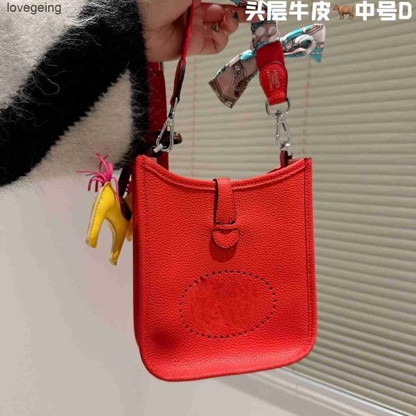 designer bag totes bags evelynbag women's bucket 2023 high cow end layer with lychee pattern h hollow out single shoulder cross with ss
designer bag totes bags evelynbag women's bucket 2023 high cow end layer with lychee pattern h hollow out single shoulder cross with ss