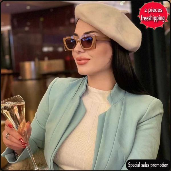 brand design sunglasses 2023 new f family net red box fashion sunglass fe40034 personalized cat's eye sunglass uv400 high quality, White;black
brand design sunglasses 2023 new f family net red box fashion sunglass fe40034 personalized cat's eye sunglass uv400 high quality, White;black
