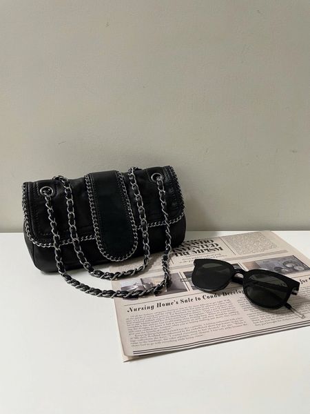 fashion cf chain shoulder bag large capacity flap buckle metal logo open leather cowhide canvas women luxury designer chain bag
fashion cf chain shoulder bag large capacity flap buckle metal logo open leather cowhide canvas women luxury designer chain bag