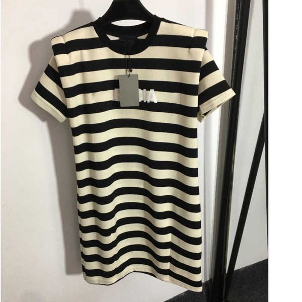 23ss brand designer women dress alphabet printing collision color thick stripe shoulder pad short sleeve dress womens clothing a1, Black;gray
23ss brand designer women dress alphabet printing collision color thick stripe shoulder pad short sleeve dress womens clothing a1, Black;gray