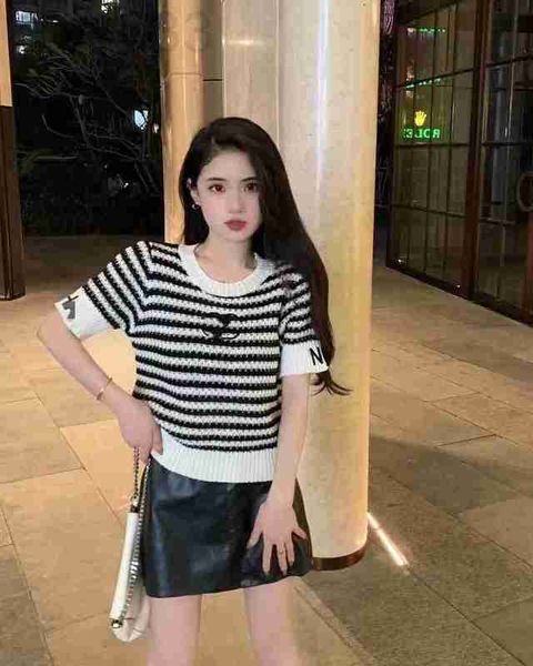 women's knits & tees designer 2023 summer new fashion trend elegant color contrast age reducing versatile slim embroidery stripe short, White
women's knits & tees designer 2023 summer new fashion trend elegant color contrast age reducing versatile slim embroidery stripe short, White