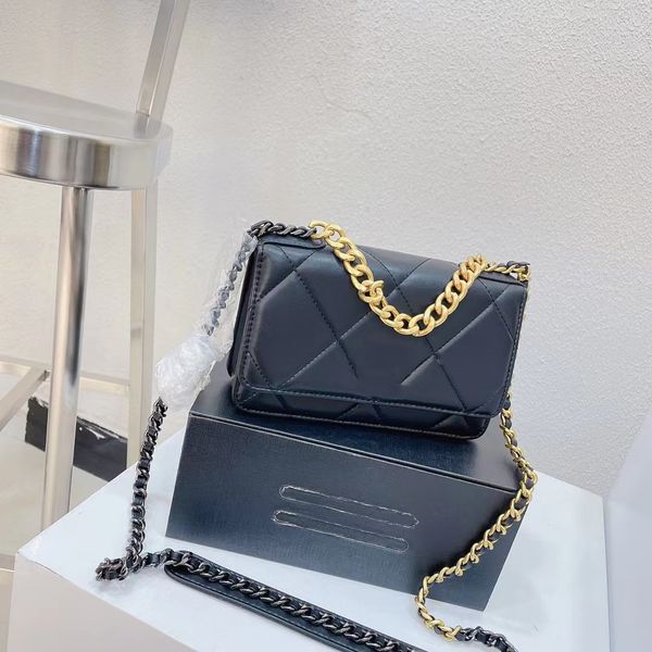 classic luxurys designer women bags channel shoulder bags gennuine leather chain flap clutch crossbody bag metal latch handbag gold blingbli
classic luxurys designer women bags channel shoulder bags gennuine leather chain flap clutch crossbody bag metal latch handbag gold blingbli