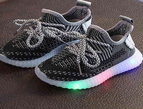 baby antislippery luminous sneakers girls led light up shoes boys glowing casual sneakers children shoes with light g2205177306109, Black;red
baby antislippery luminous sneakers girls led light up shoes boys glowing casual sneakers children shoes with light g2205177306109, Black;red