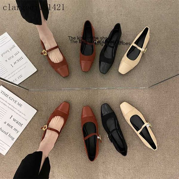 slippers2023 new sandals french style small fragrant square head flat sole single shoes soft sole shoes pregnant women's shoes splicing, Black
slippers2023 new sandals french style small fragrant square head flat sole single shoes soft sole shoes pregnant women's shoes splicing, Black