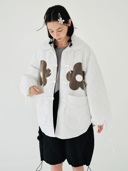 women's jackets imakokoni original design warm thickened coat white ribbon flower pattern patch collar fall winter wear 230317, Black;brown
women's jackets imakokoni original design warm thickened coat white ribbon flower pattern patch collar fall winter wear 230317, Black;brown