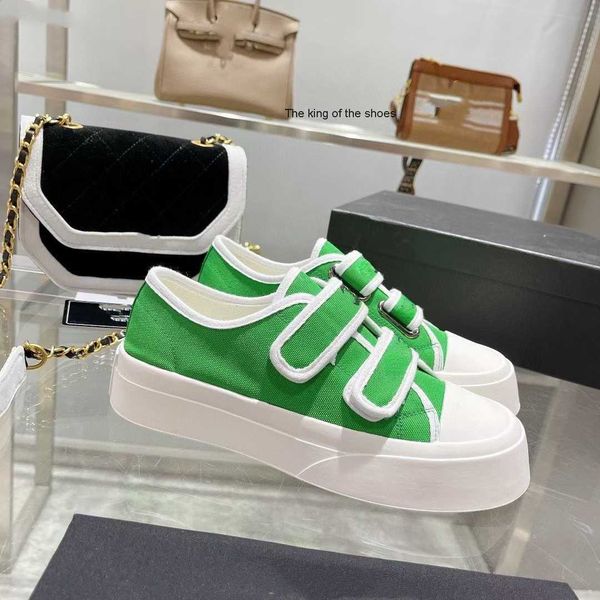 casual shoes small fragrant canvas in autumn 2022 new style thick bottom muffin sole small white shoes for women, Black
casual shoes small fragrant canvas in autumn 2022 new style thick bottom muffin sole small white shoes for women, Black