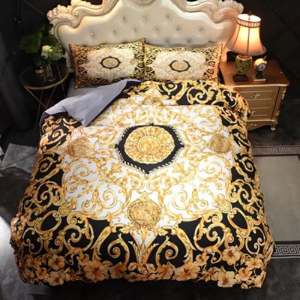 luxury designer queen king size bedding sets gold black printed dark blue comforter cover baby cotton duvet covers 4 pcs/set
luxury designer queen king size bedding sets gold black printed dark blue comforter cover baby cotton duvet covers 4 pcs/set