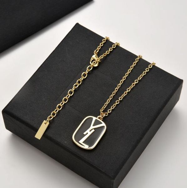 designer letter necklace pendant for men womens gold chain necklaces luxury fashion women jewelry mens chin necklaces 220729251742, Silver
designer letter necklace pendant for men womens gold chain necklaces luxury fashion women jewelry mens chin necklaces 220729251742, Silver